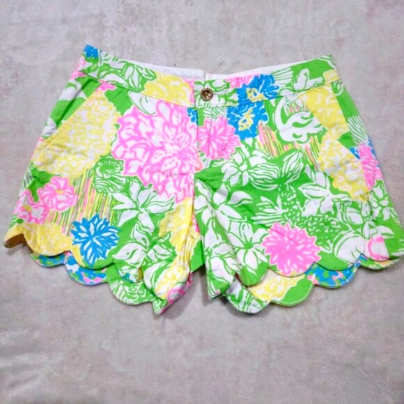 Lilly Pulitzer Pants - 🆕️🆑️ Lilly Pulitzer Floral Cotton Scalloped Hem Shorts Size 00